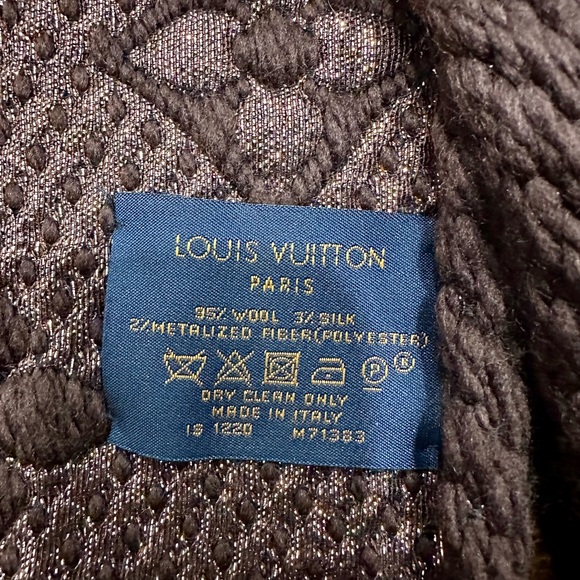Authentic Louis Vuitton Logomania Wool Scarf - Picture 3 of 5